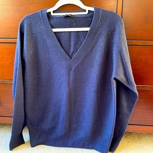 Woolen Bloom Blue V-Neck Sweater Size Medium
